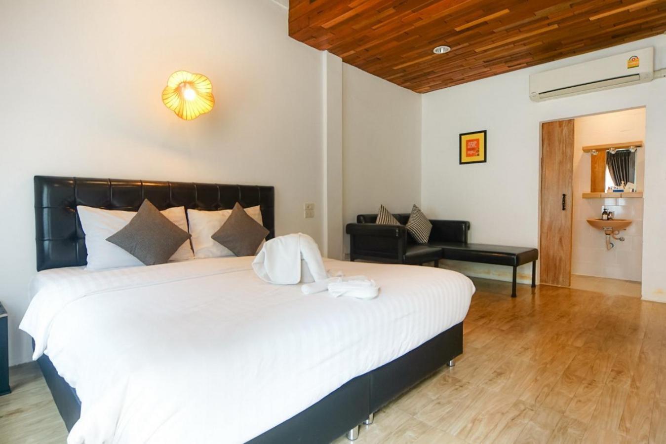 Hotel The Warehouse Chiang Mai Zewnętrze zdjęcie