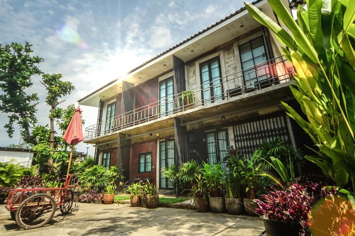 Hotel The Warehouse Chiang Mai Zewnętrze zdjęcie