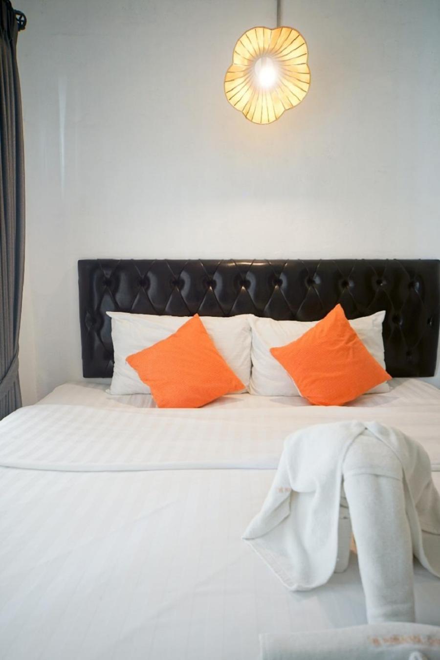 Hotel The Warehouse Chiang Mai Zewnętrze zdjęcie