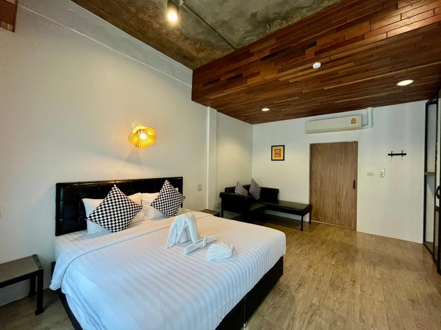 Hotel The Warehouse Chiang Mai Zewnętrze zdjęcie