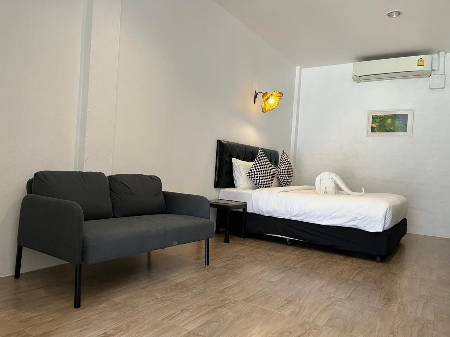 Hotel The Warehouse Chiang Mai Zewnętrze zdjęcie
