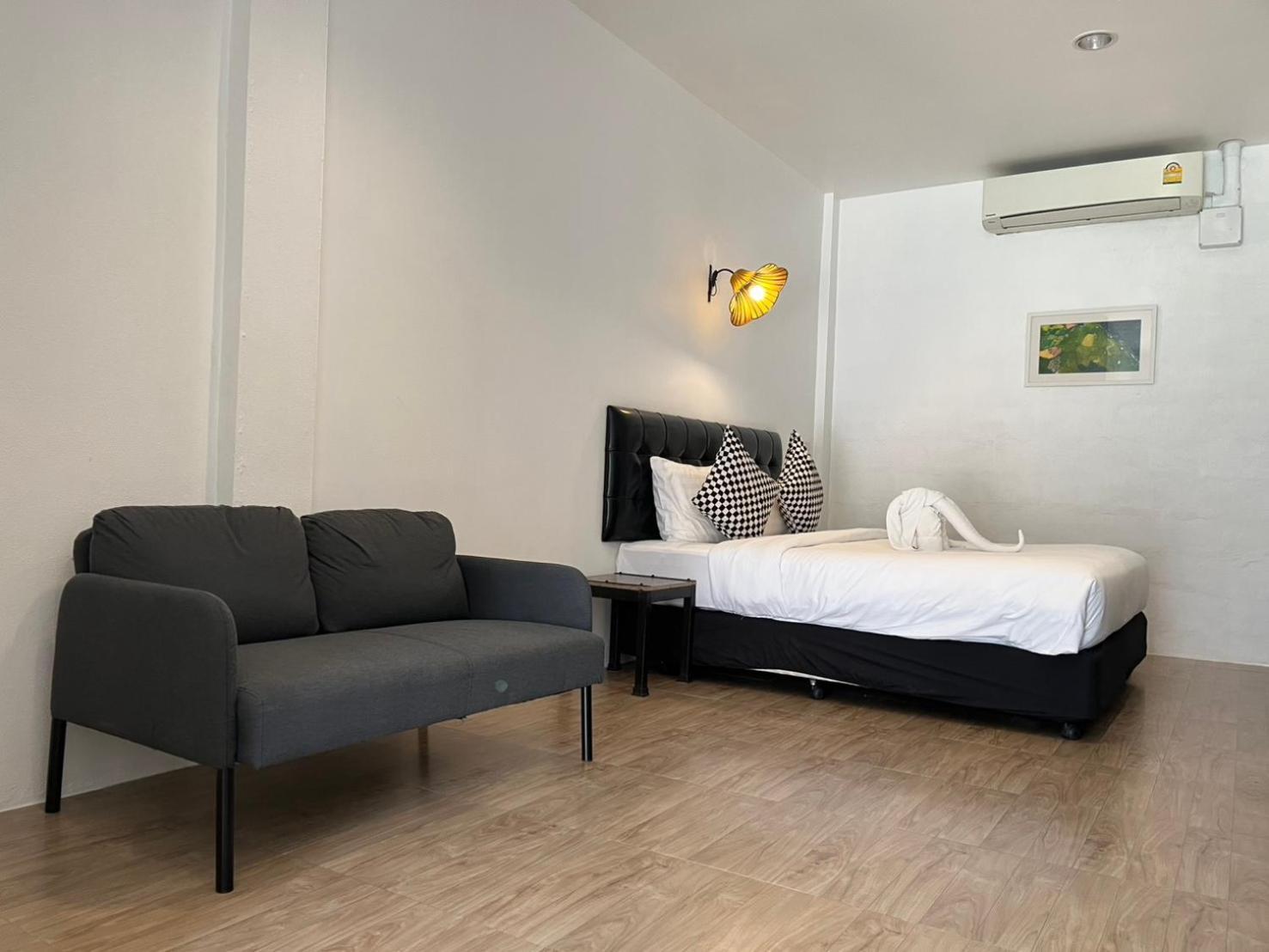 Hotel The Warehouse Chiang Mai Zewnętrze zdjęcie